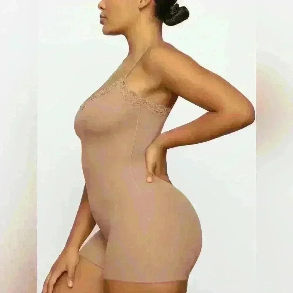 Skims fits everybody lace bodysuit